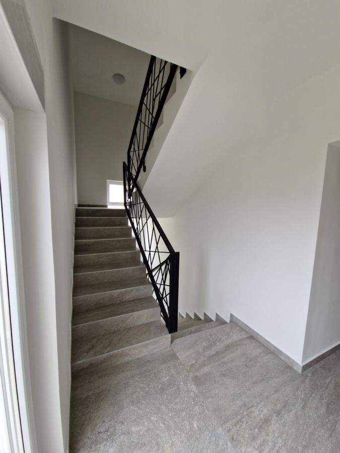 Emmi Nemira Omis Apartamento Exterior foto