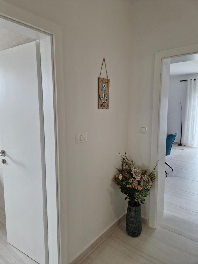 Emmi Nemira Omis Apartamento Exterior foto